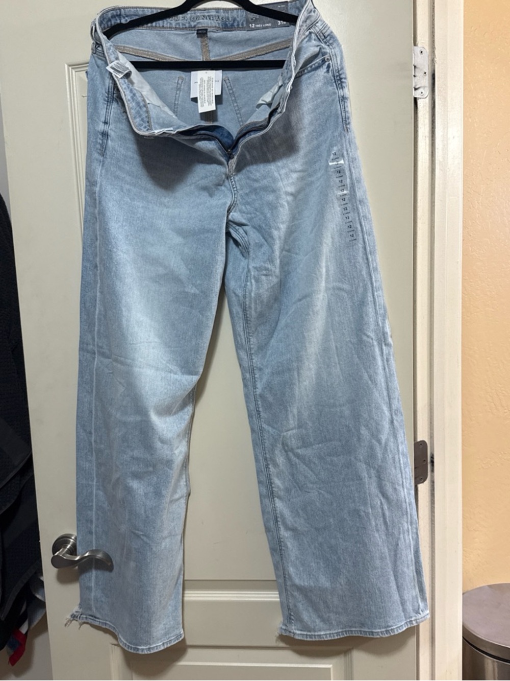 American Eagle Outfitters Light Wash Wide Leg Jeans